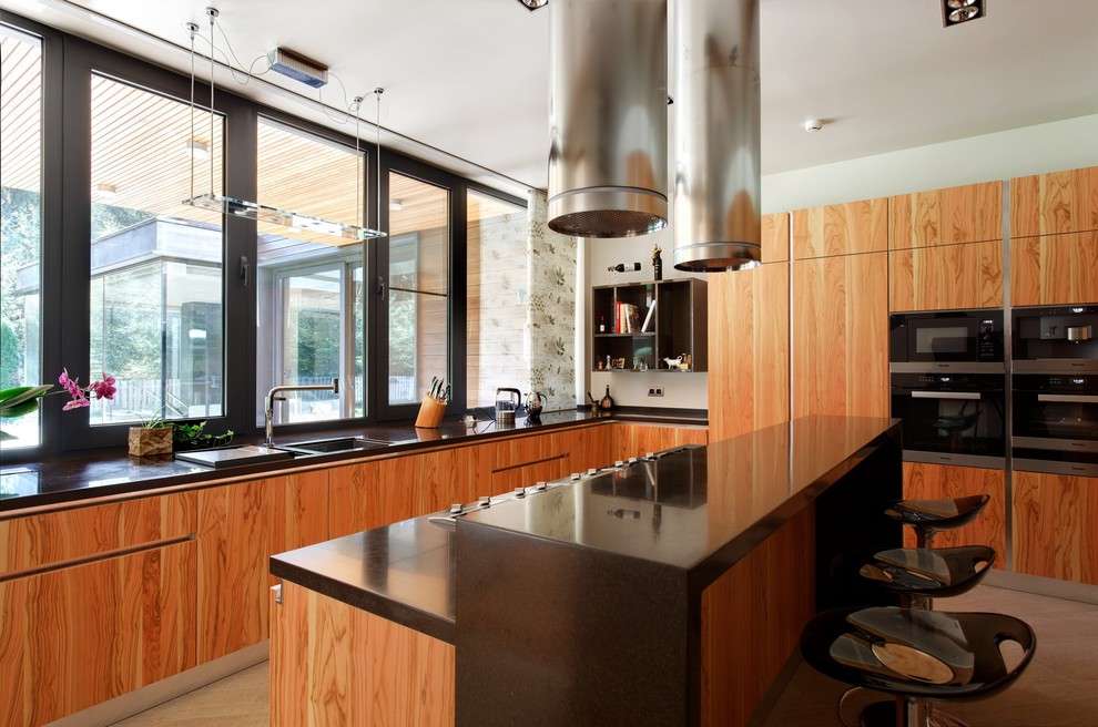 Parallel House