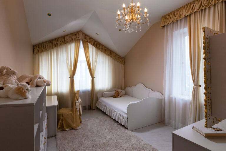 В Золотой оправе