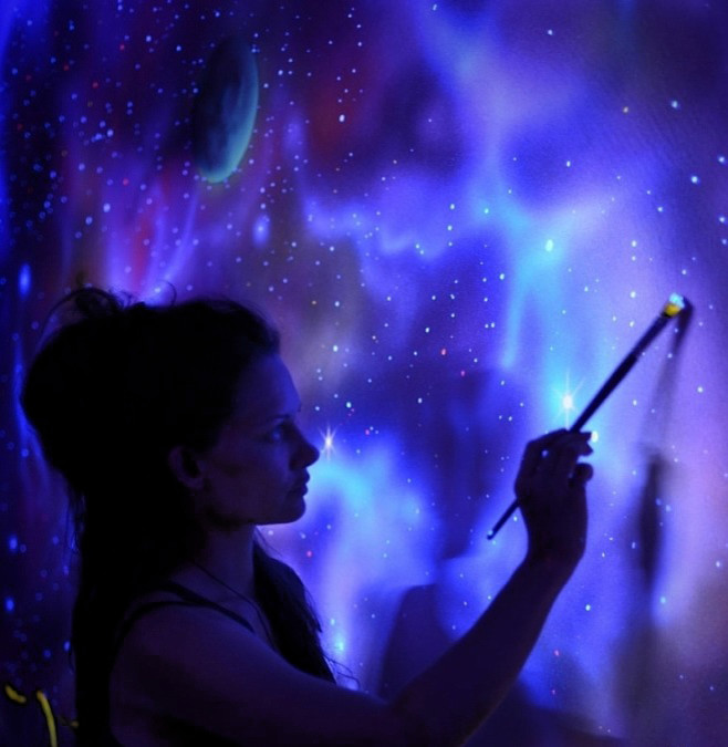 Пейзаж в детской светящимися красками