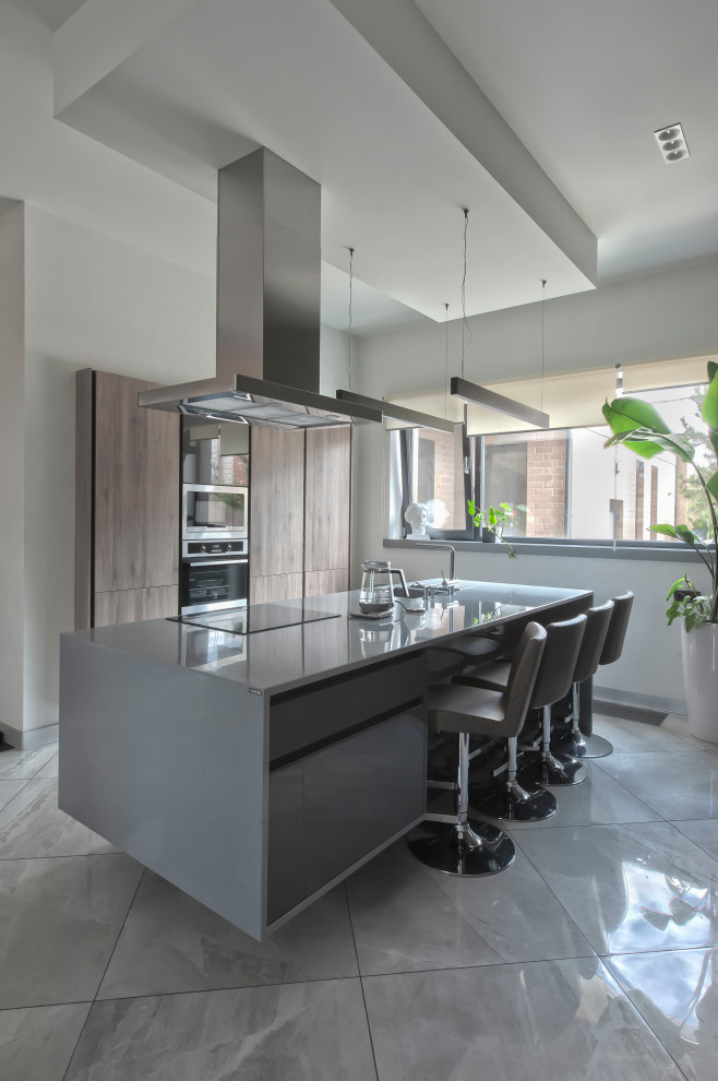 Интерьер кухни в коттедже