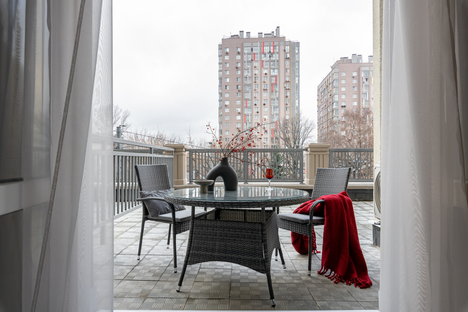 Обложка проекта: Студия в центре