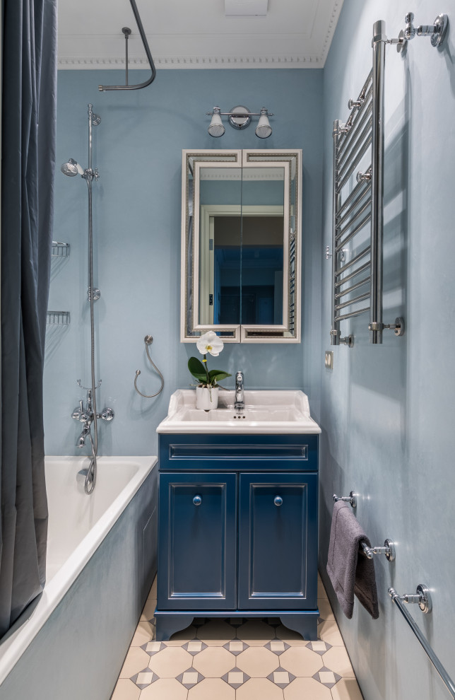 Houzz тур: Сталинка с коллекцией скандинавского стекла
