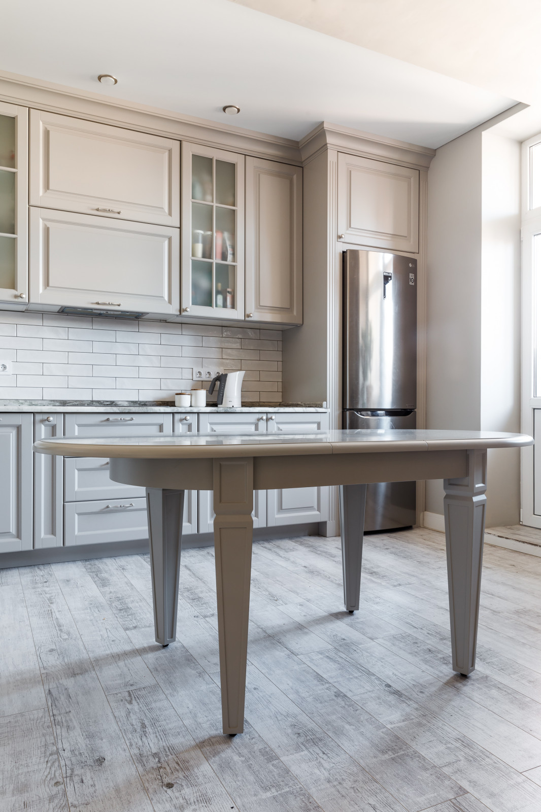 Светлая кухня