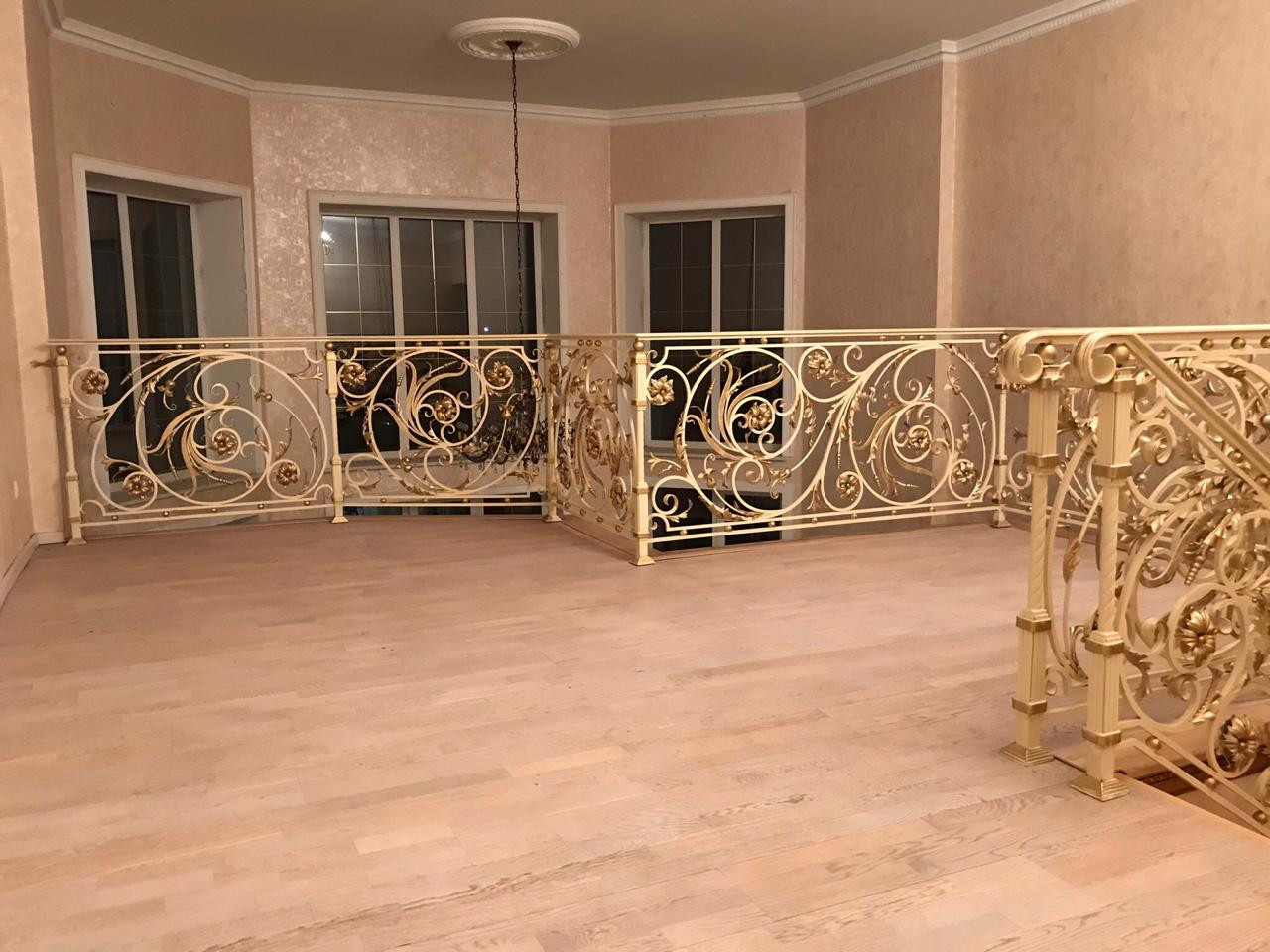 Кованые ограждения в доме.