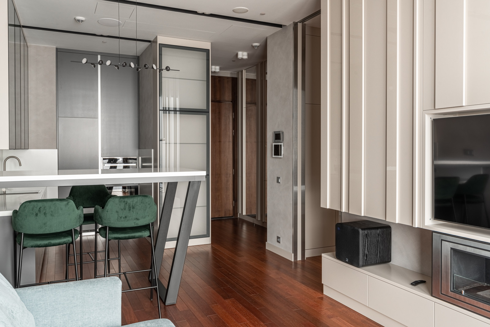 Нева Тауэрс