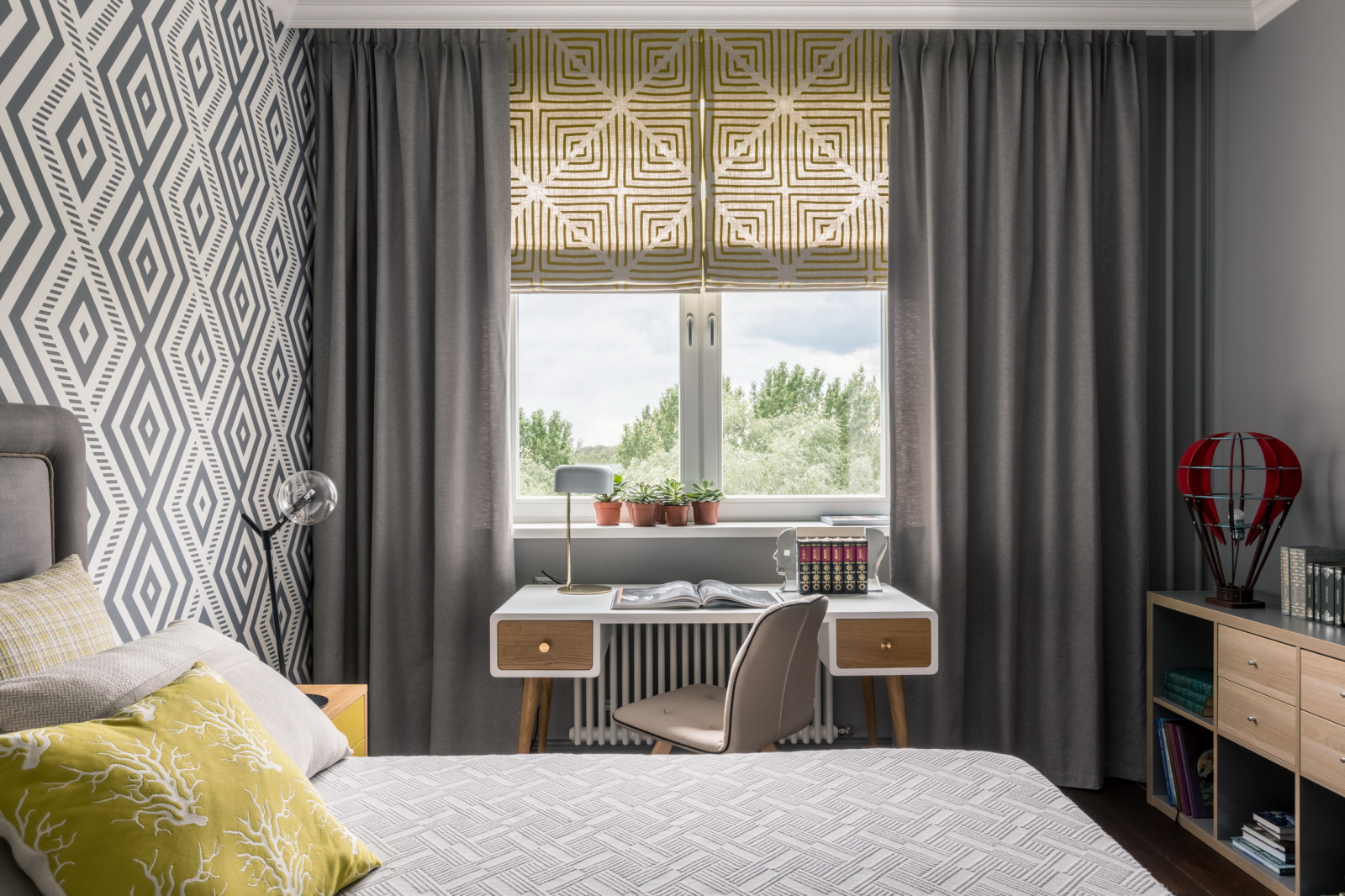 Когда как: Шить шторы на заказ или покупать готовые