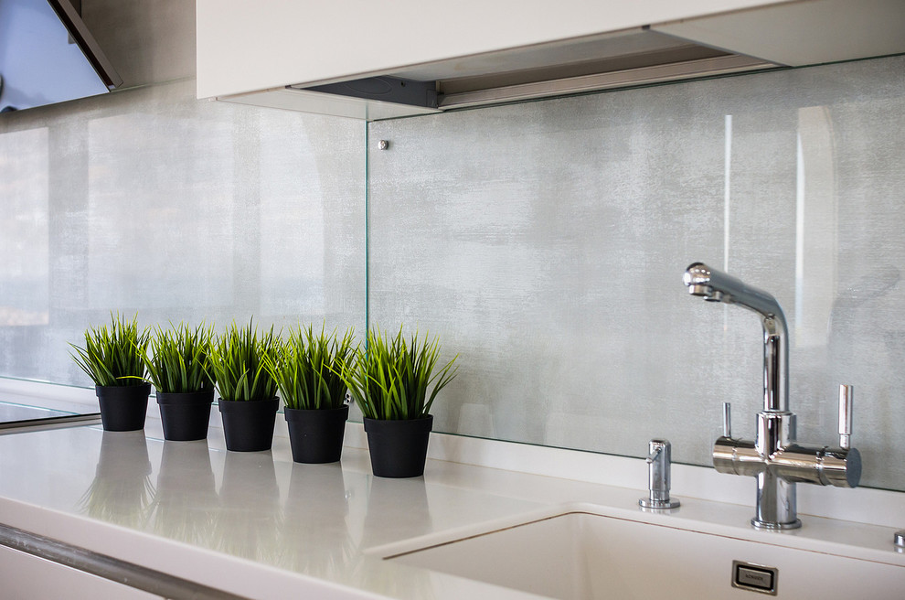 Монохромная кухня