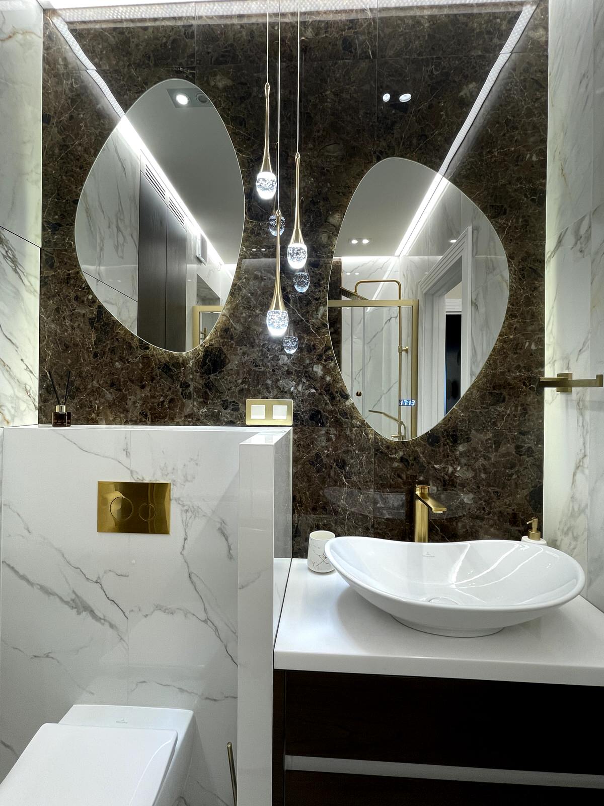 Санузел под мрамор Лабрадор