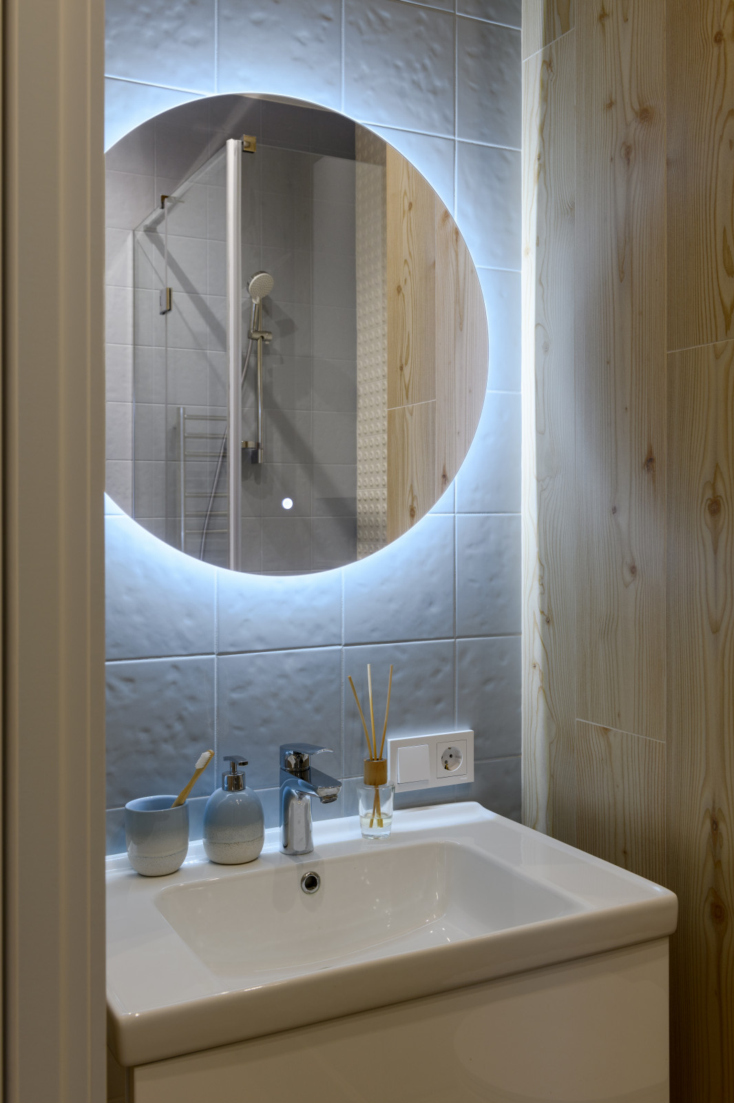 Обложка проекта: #ЯРКАЯМАЛЫШКА