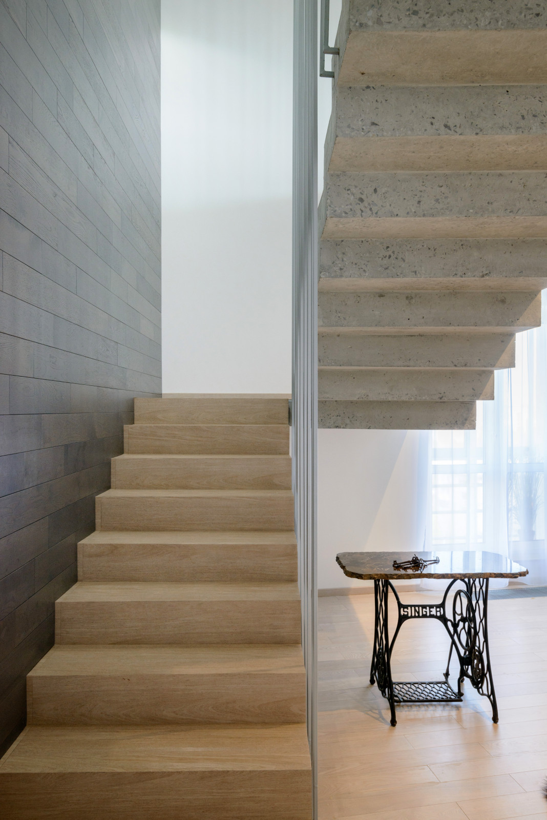 Современная квартира с Сибирским характером.