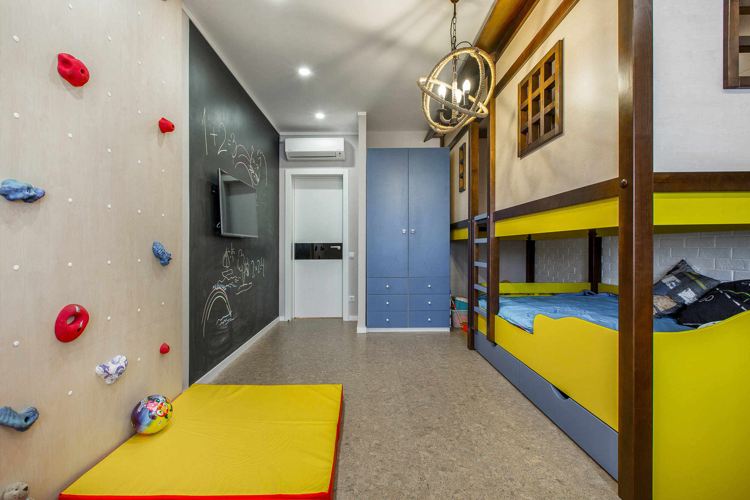 Проект недели: Детская со скалодромом и штабом