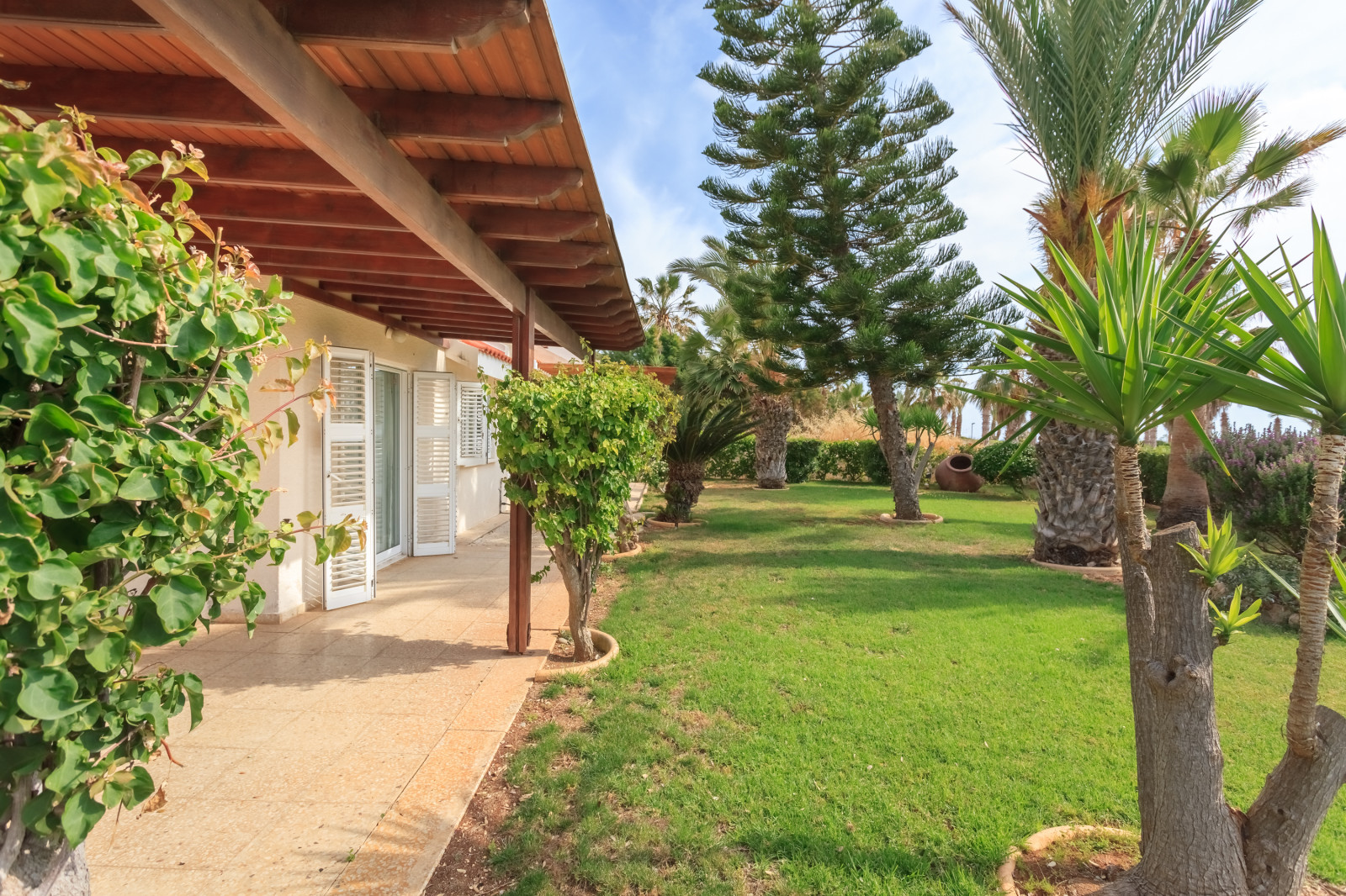 Вилла на берегу моря Кипр, Пафос