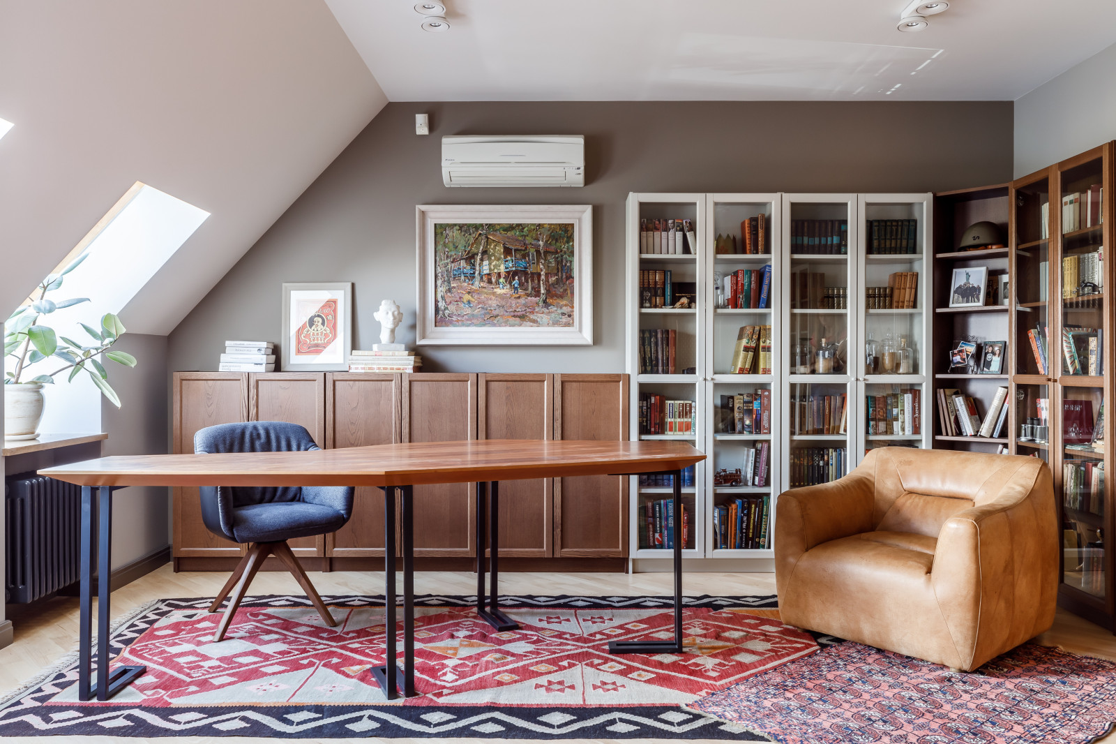 Обложка проекта: Кабинет в мансарде