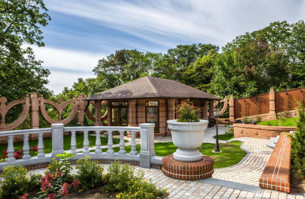 Беседка из кирпича