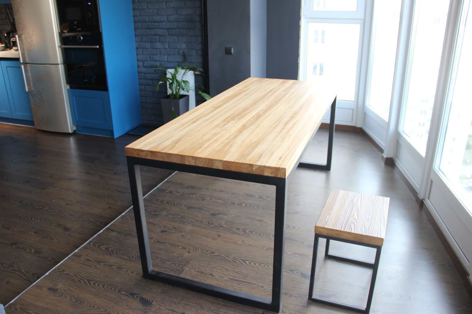 Стол обеденный из массива дуба