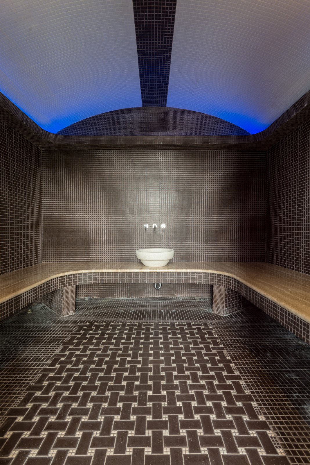 Частный спа-комплекс с бассейном