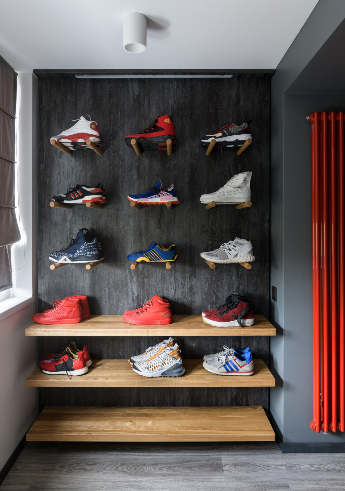 Квартира с гардеробной для коллекции кроссовок