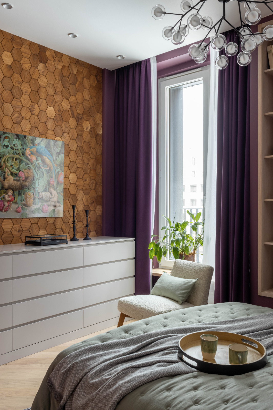 квартира с попугаями