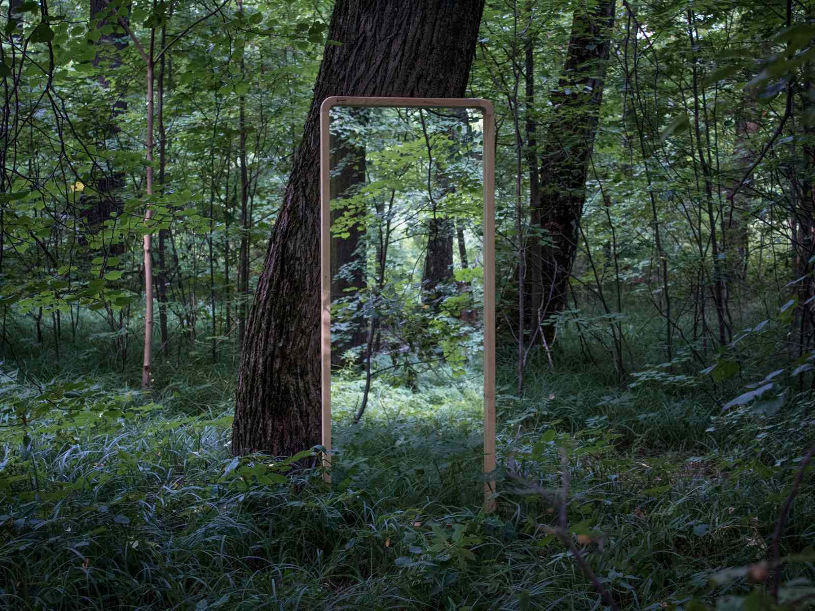 Обложка проекта: Зеркало в раме из ясеня