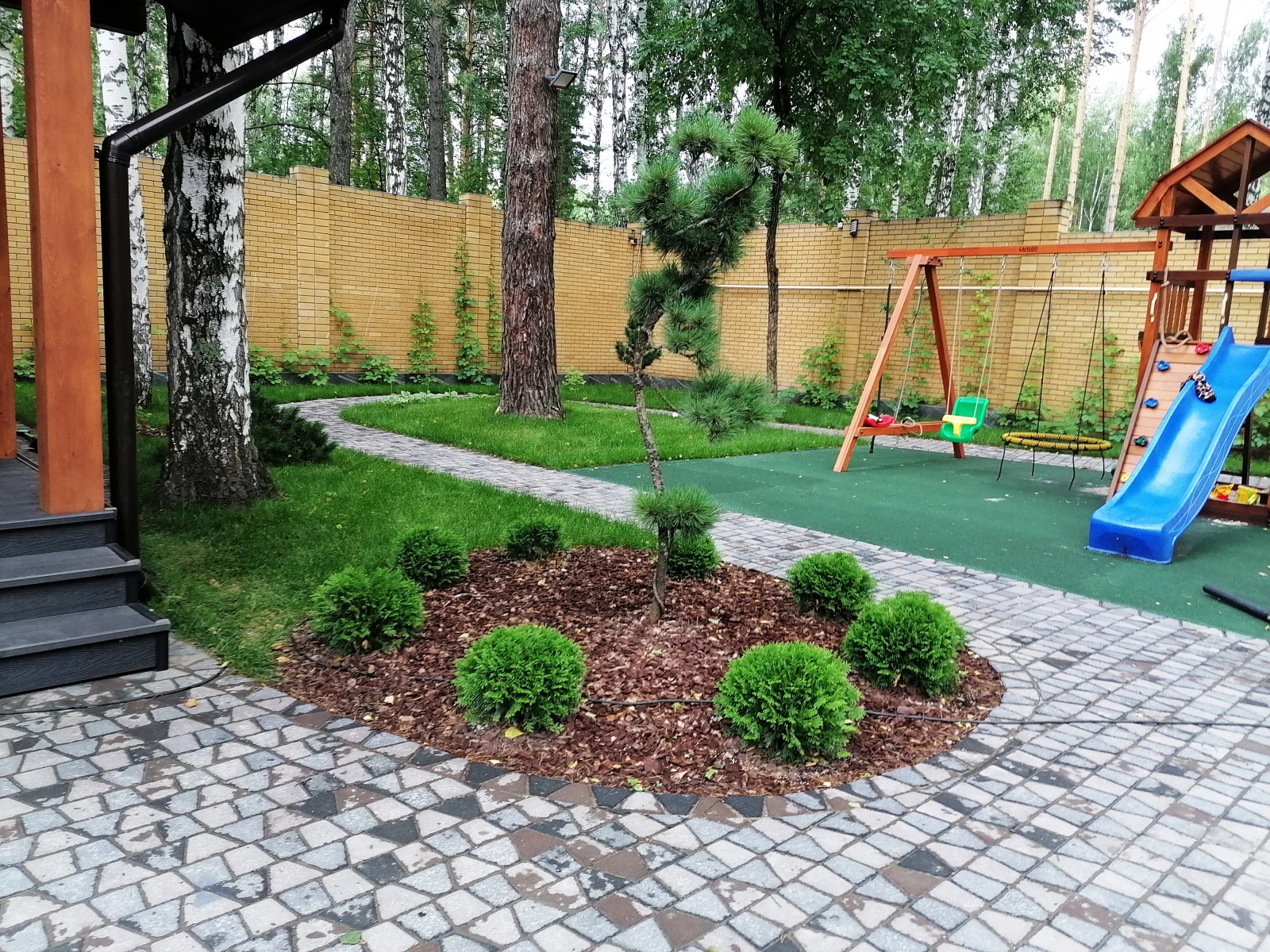 Ландшафтный дизайн в КП "Серебряный лес"