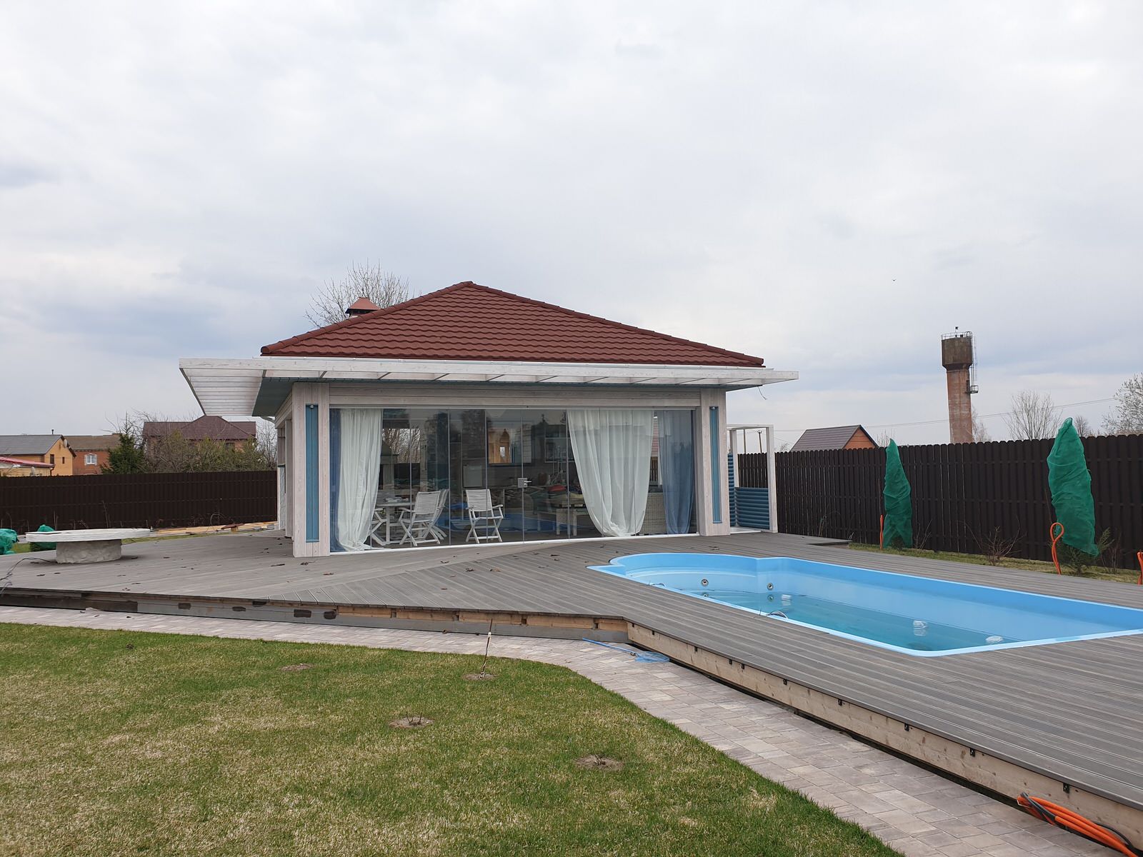 Обложка проекта: Летняя кухня с бассейном