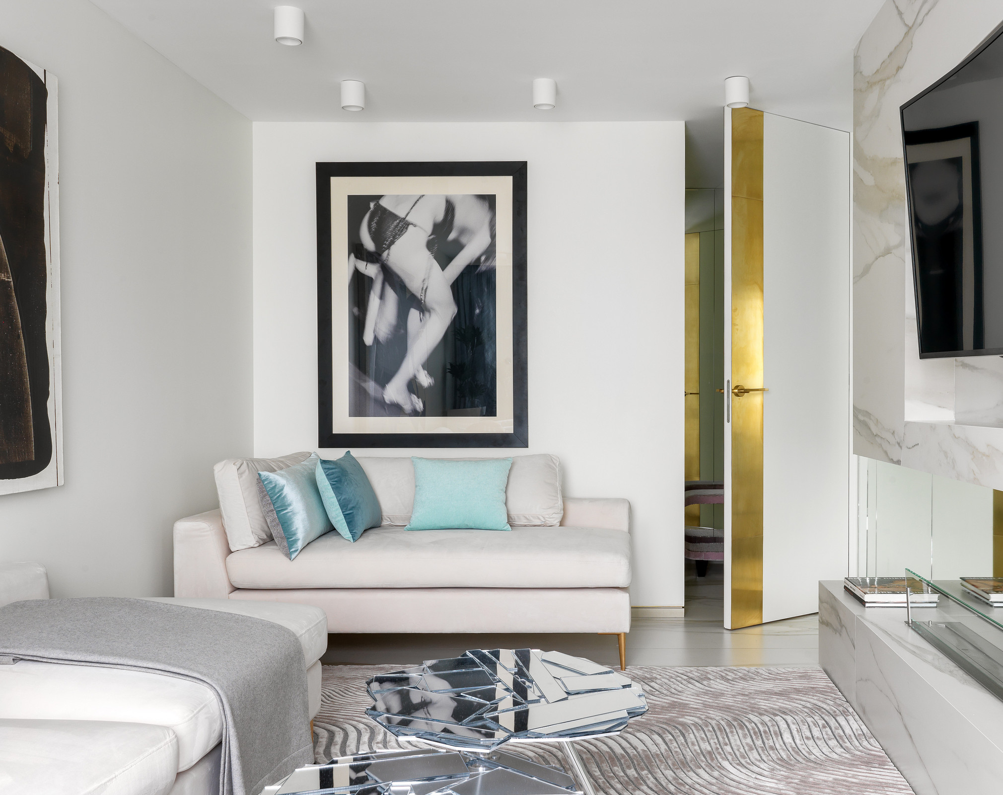 Зеркальная квартира