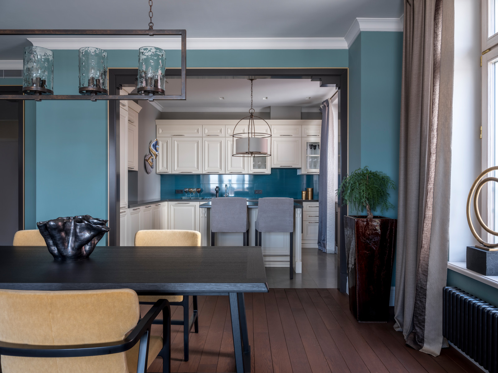 Interior with a view Интерьер с видом на МГУ