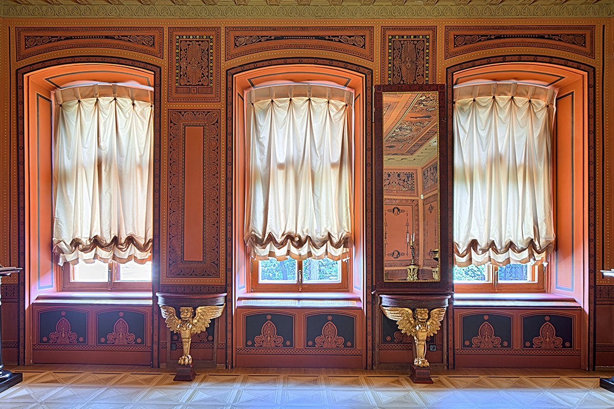 Оформление оконных убранств в Шереметьевском дворце