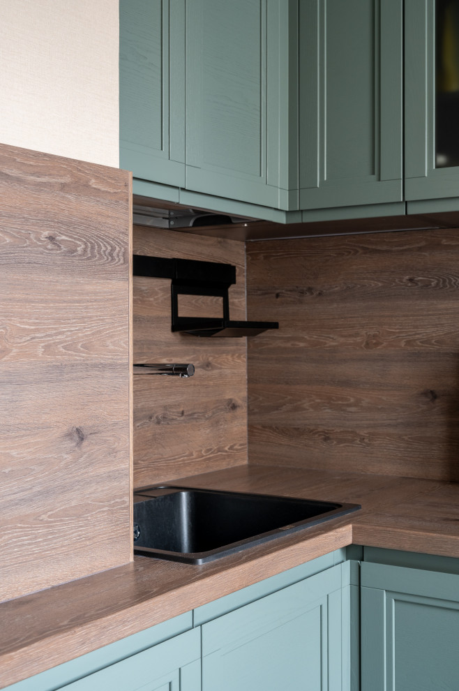 Кухня из массива с интегрированной ручкой