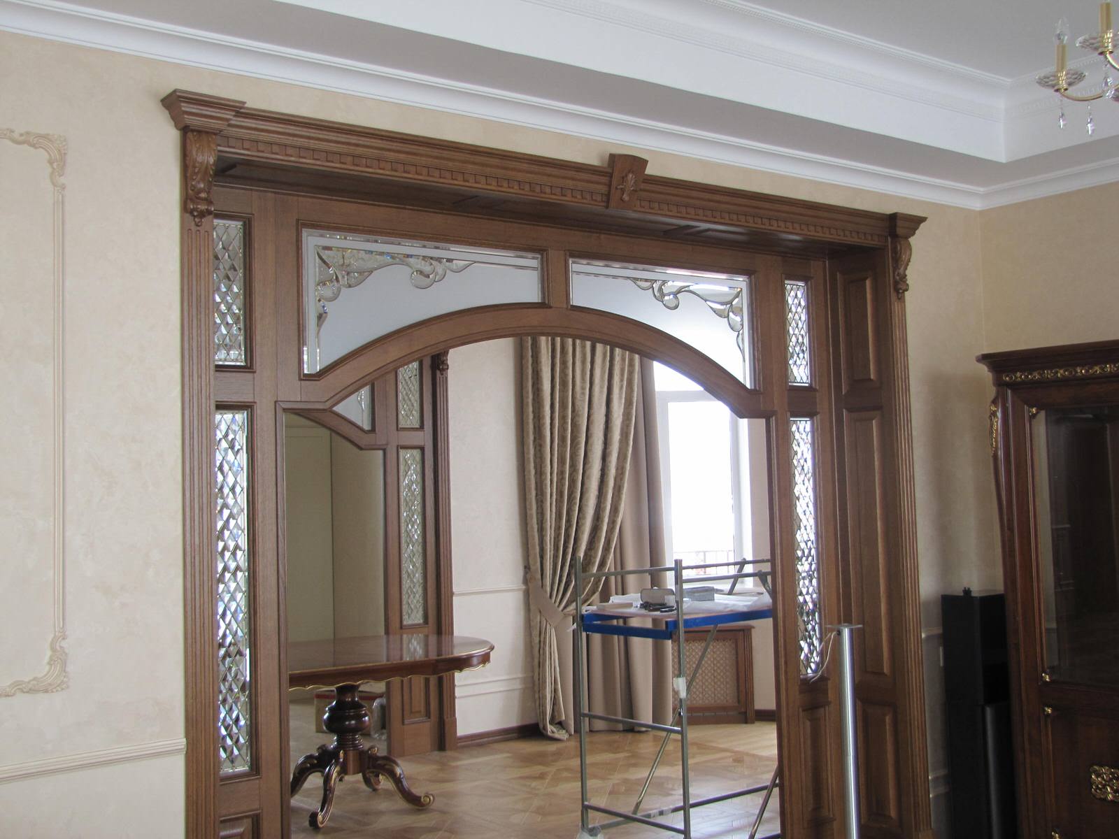 Двери из массива