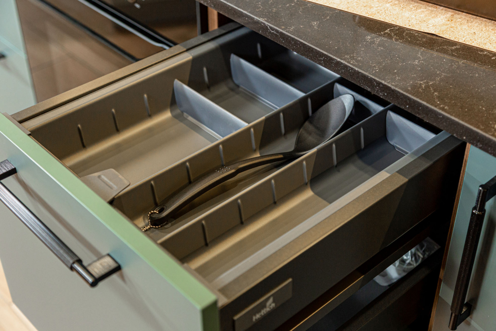 Обложка проекта: Современная кухня в стиле эко и лофт