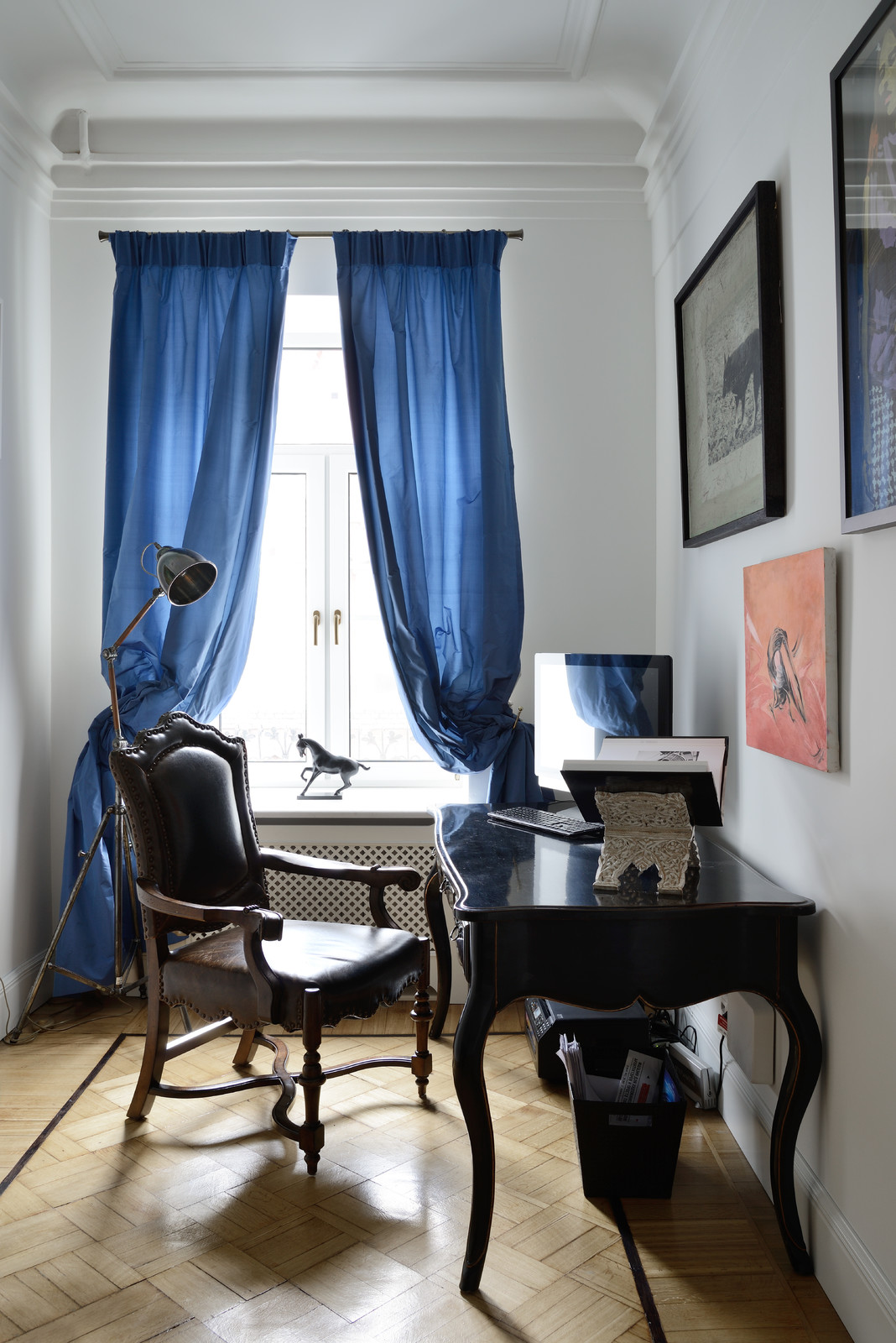 современное искусство в старинном доме