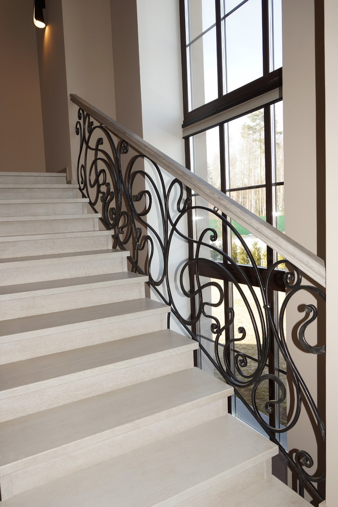 Кованное перильное ограждение в котеджном поселке Онегино