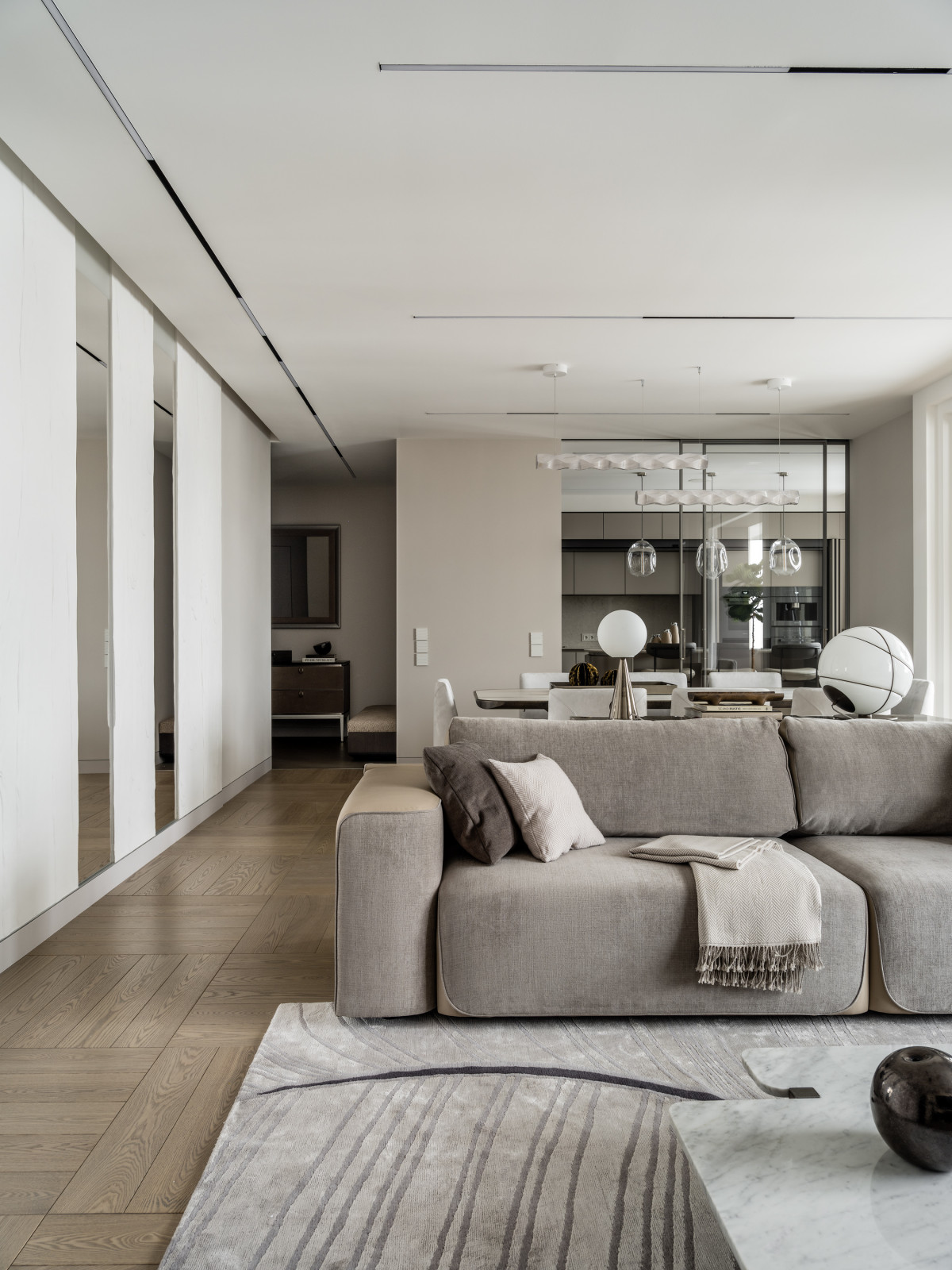 Семейная квартира в акварельных оттенках света и тени