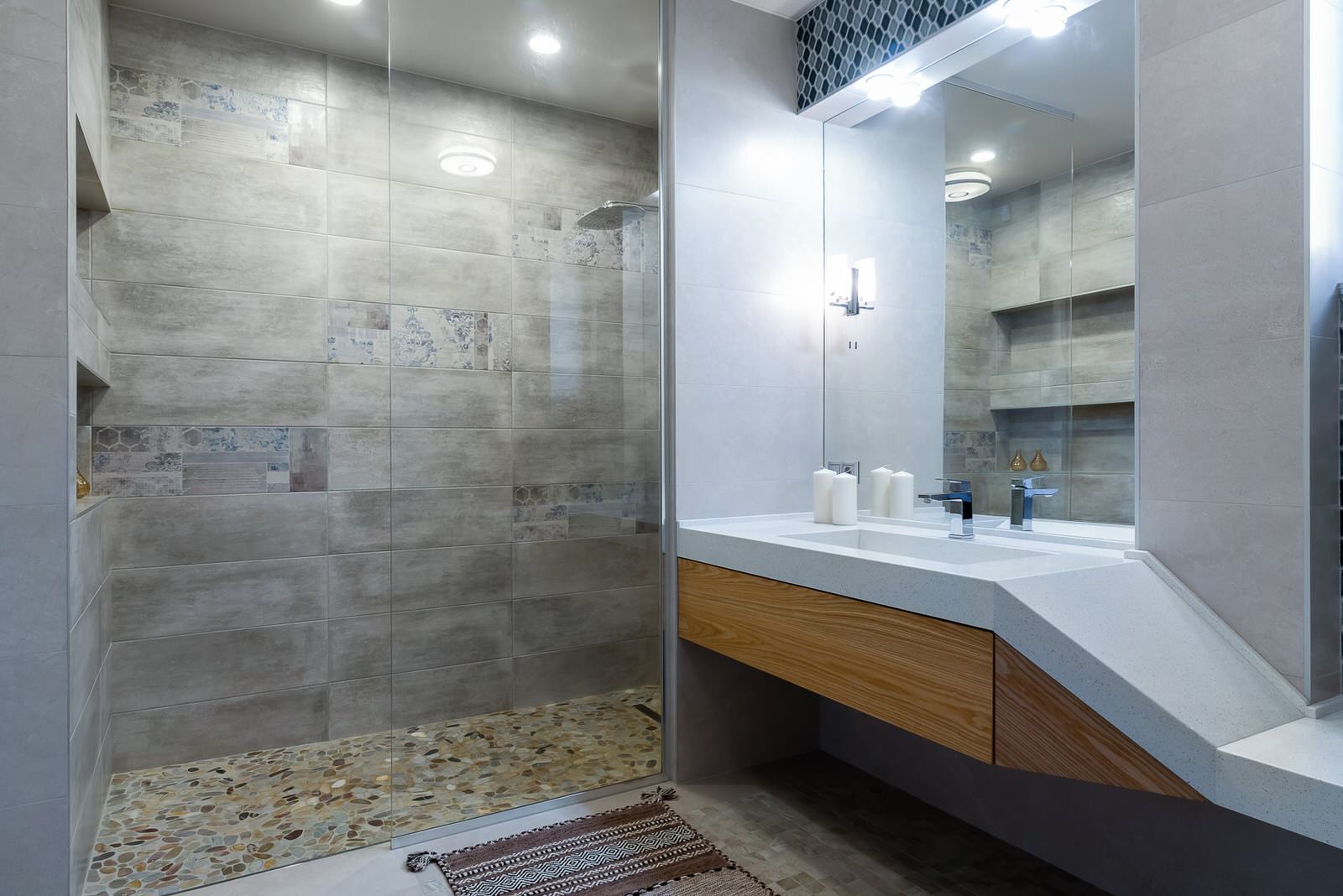 Дом с ирисом