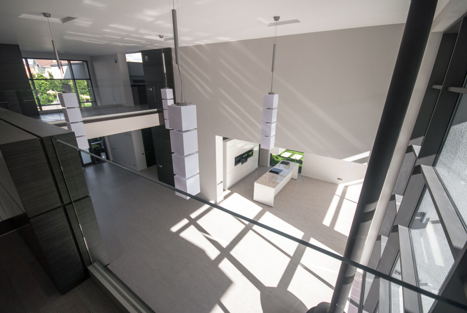 Остекление коттеджа в поселке БЕНИЛЮКС на алюминиевой системе REYNAERS