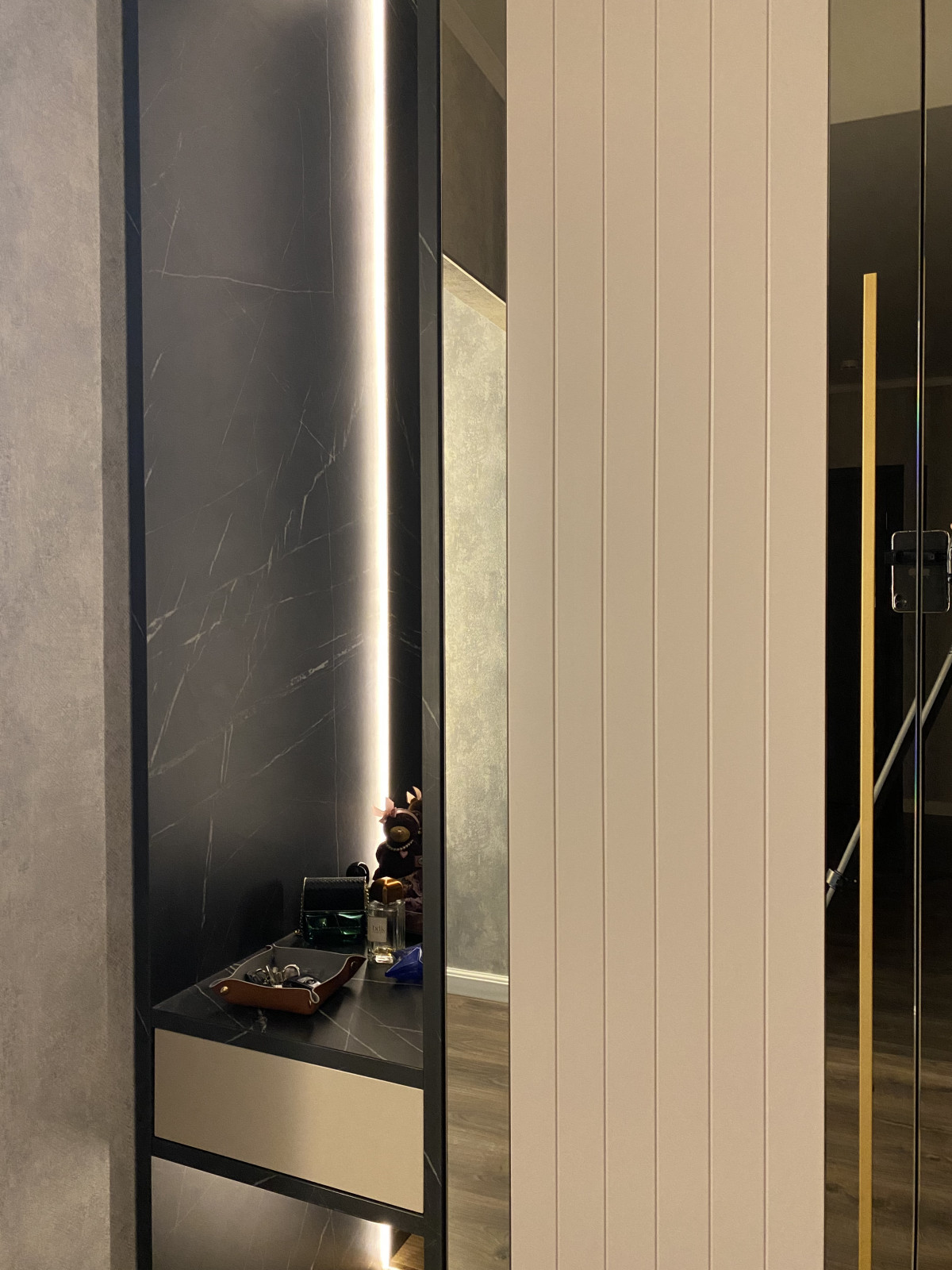 Гардеробный шкаф.