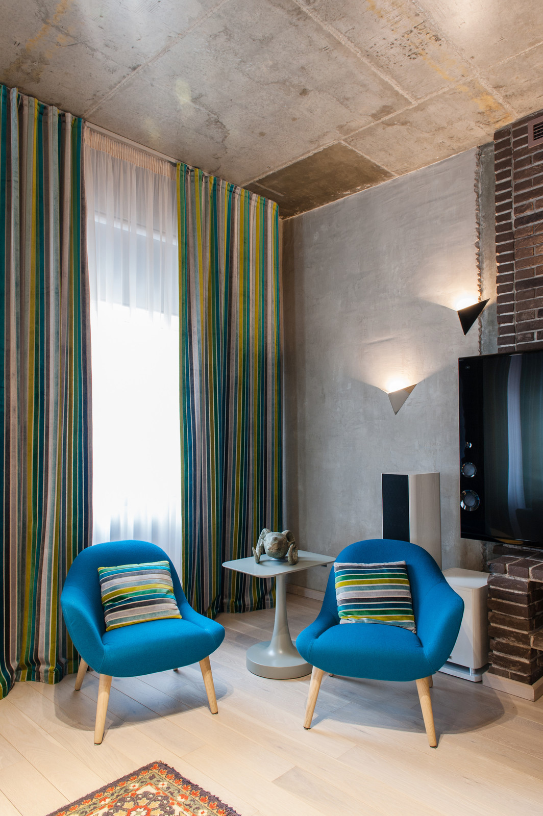 Стихия бетона. Интерьер квартиры в стиле LOFT.