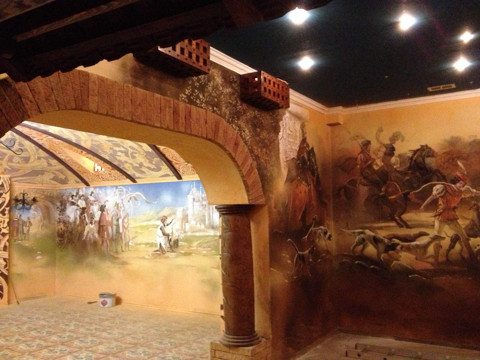 Частный дом. Краснодар. Роспись стен и потолка.