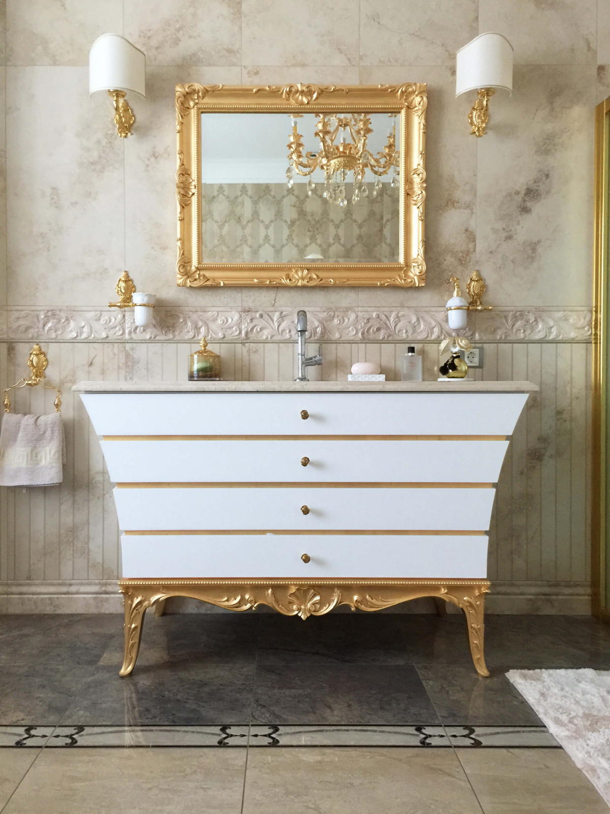 Дизайн интерьера дома в классическом стиле. Реализованный проект.