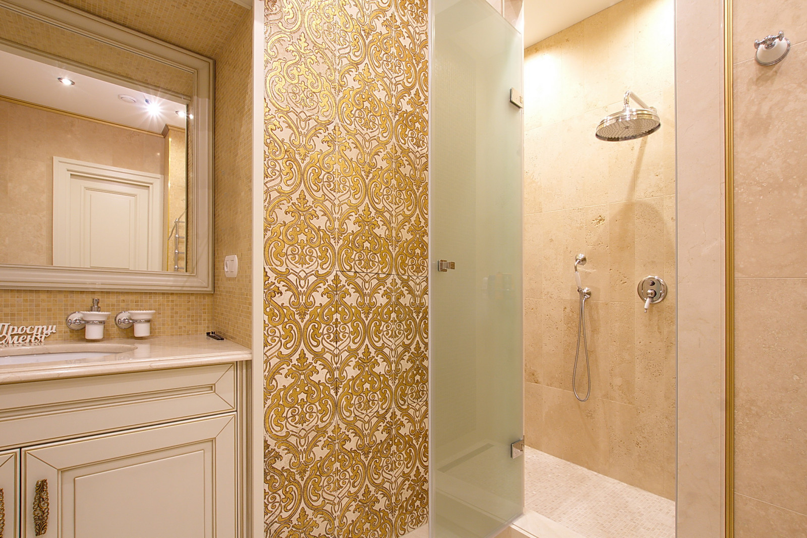 Классические апартаменты в центре Санкт-Петербурга