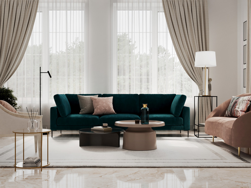 Дом с арочными окнами