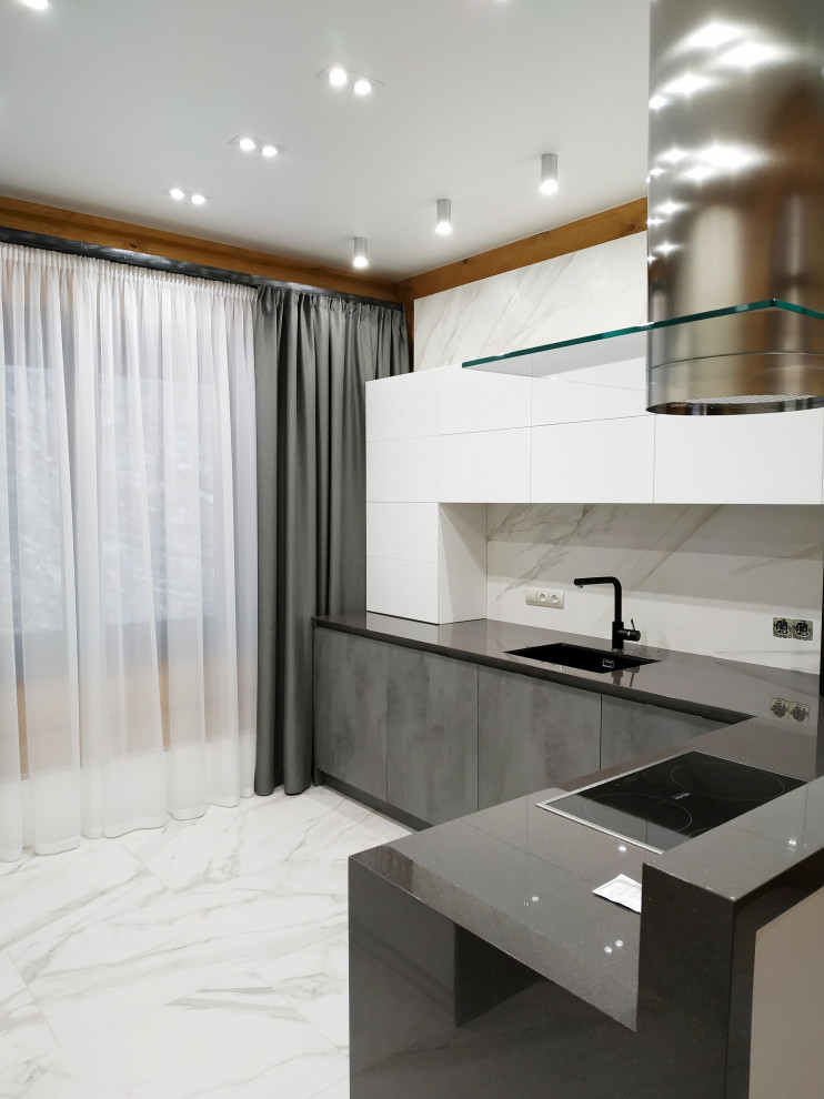 Кухня в доме из дикого бруса реализация