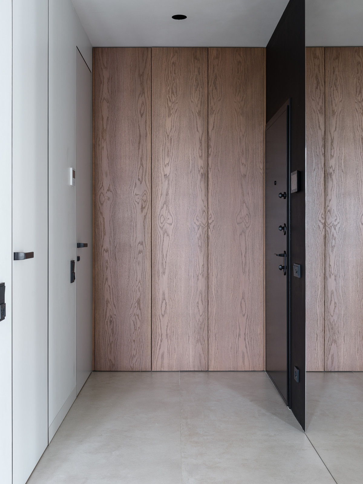 Апартаменты для молодой девушки в 100 м²