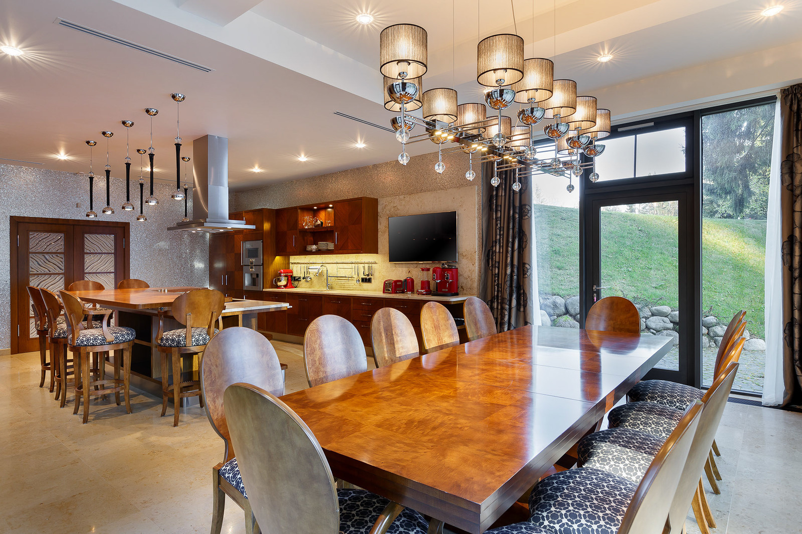 Кинозал в поселке Лемболово Пещера драконов