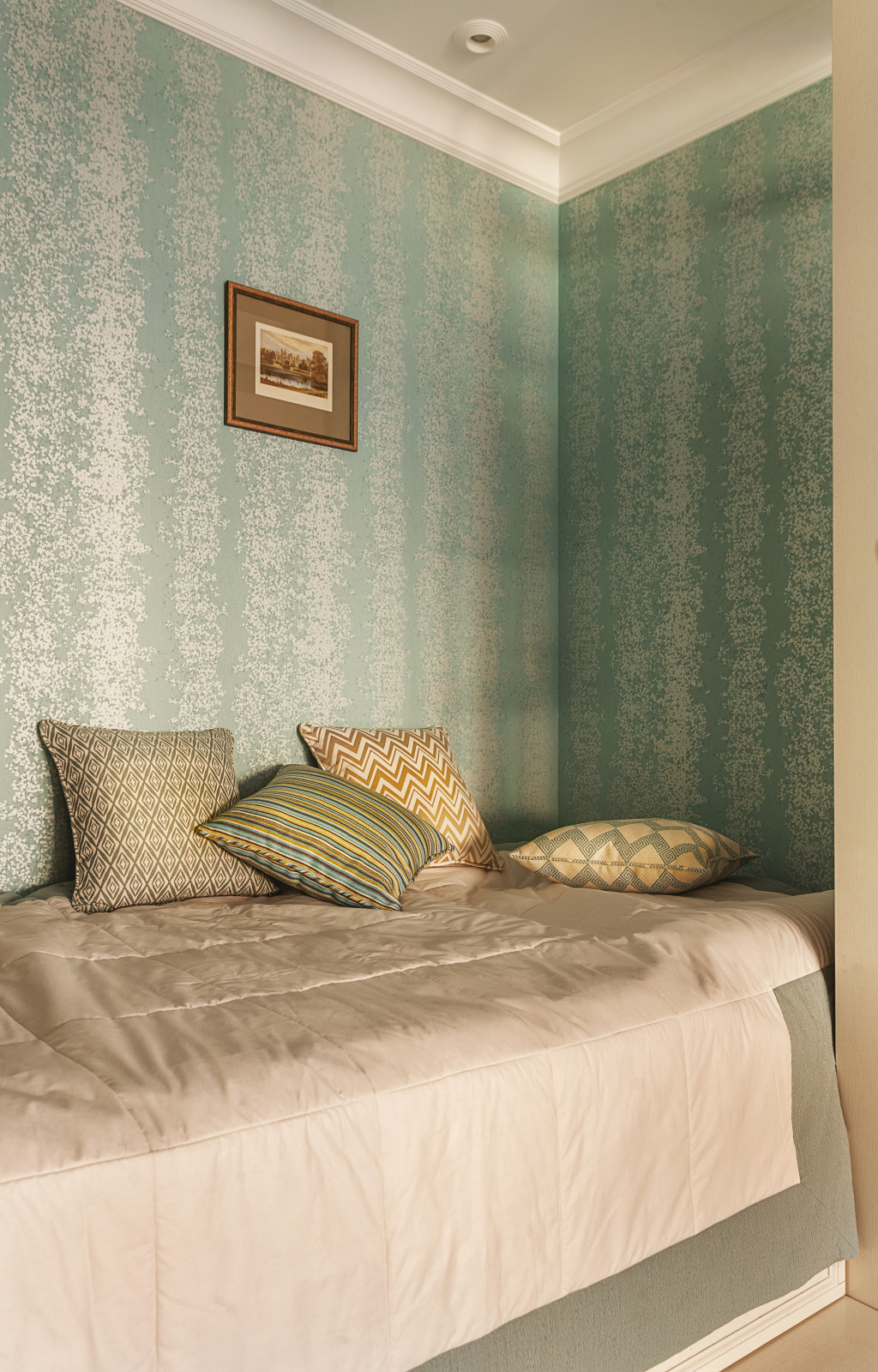 Calm,Cute and Colorful.