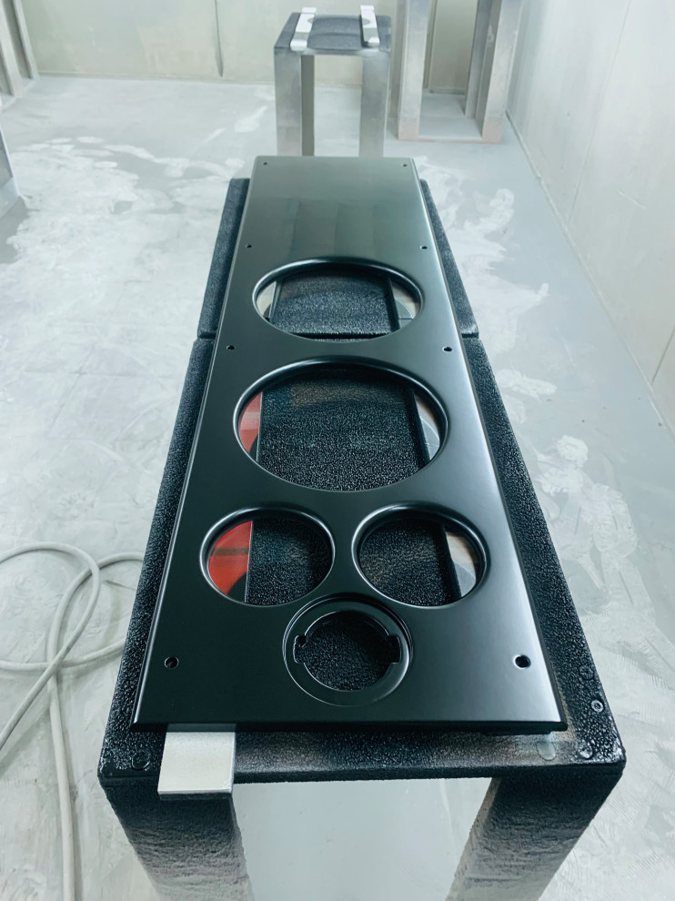 Обложка проекта: Открасили акустику нашим постоянным клиентам в ral 9005 и покрыли матовым лаком