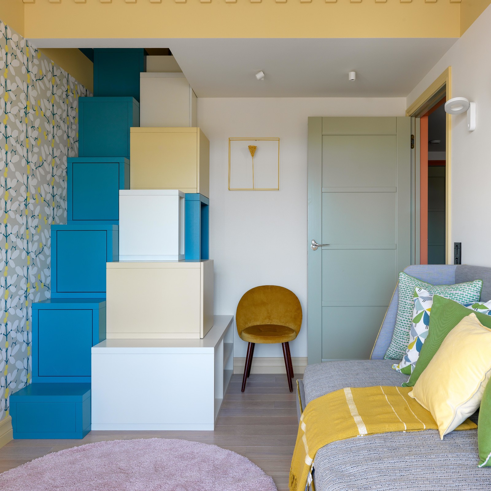 Просто фото: Лестницы со «сбитым шагом» — 18 нестандартных идей