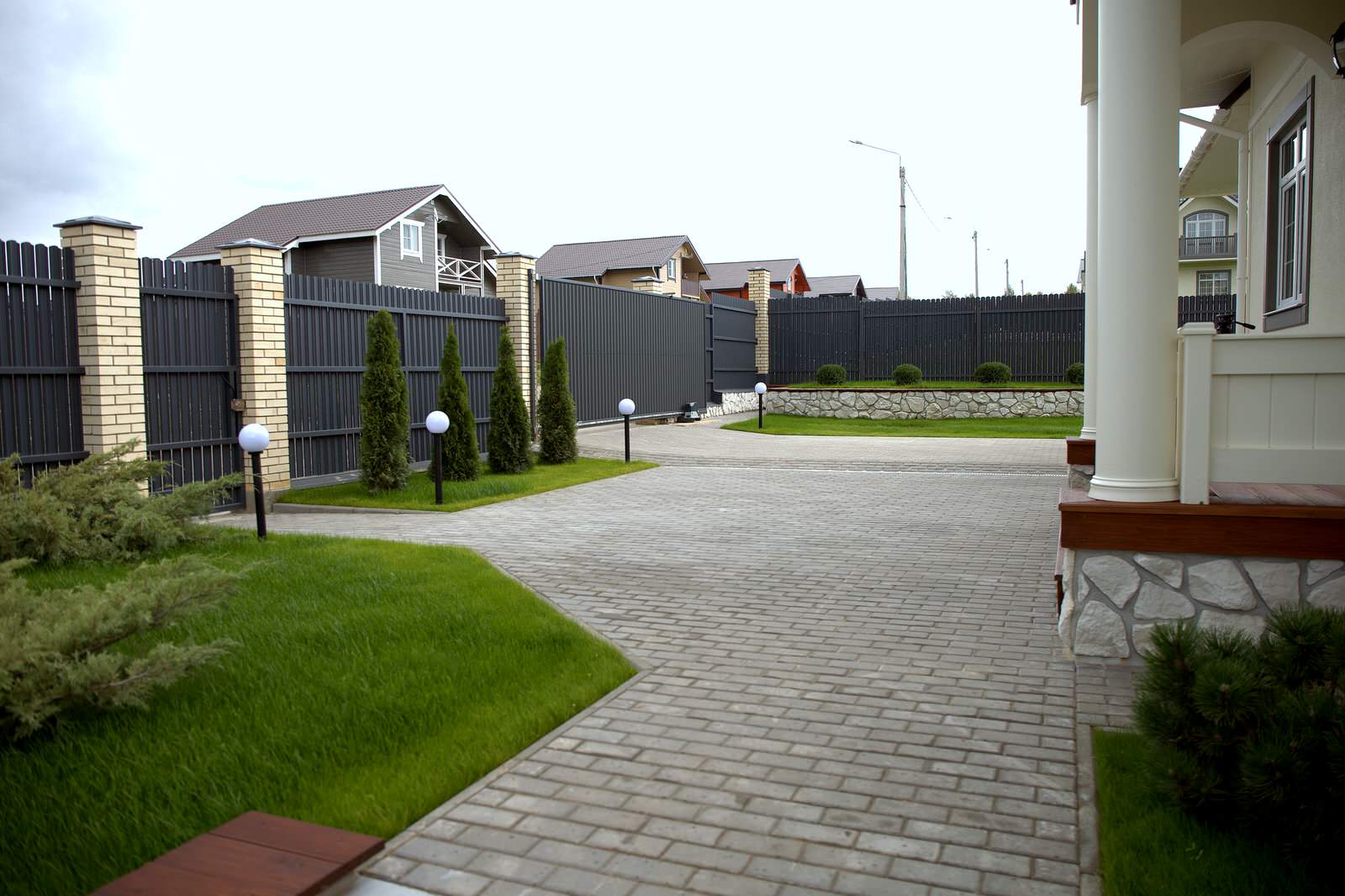 Обложка альбома: заборы