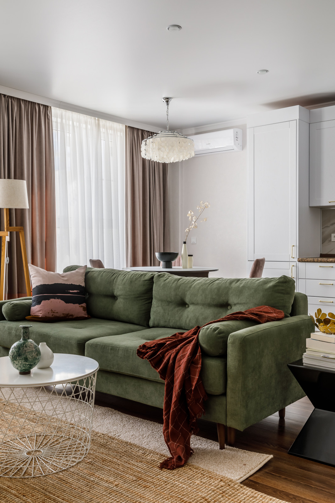 Обложка альбома: Дом Диван